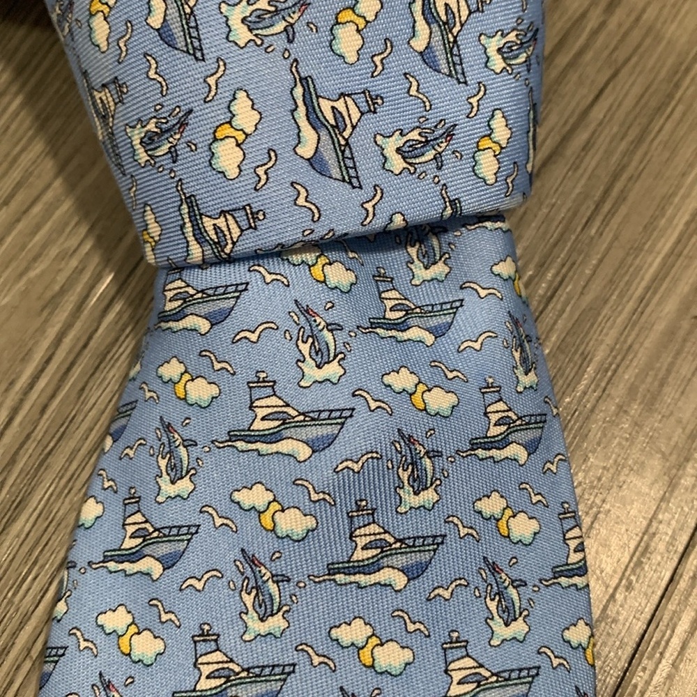Vineyard Vines Martha’s Vineyard Pale Blue Boats, Swordfish, & Seagulls Silk Tie
